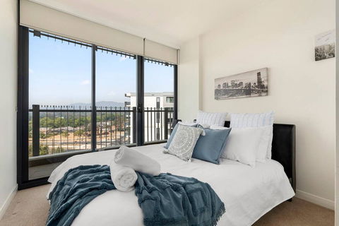 Spacious Luxury 3Br Top Location , WiFi, Gym, Pool - Accommodation in Surfers Paradise 2