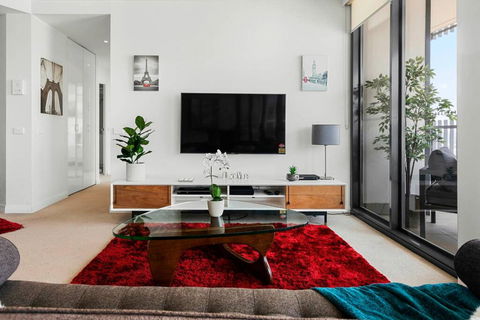 Spacious Luxury 3Br Top Location , WiFi, Gym, Pool - Accommodation in Surfers Paradise 0