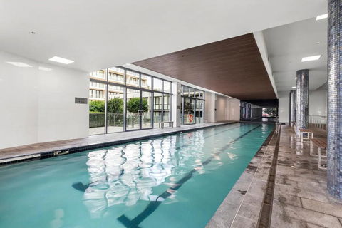 Spacious Luxury 3Br Top Location , WiFi, Gym, Pool - Accommodation in Surfers Paradise 1