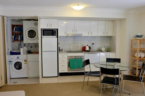 Spacious Studio By The Beach In Manly - Accommodation in Surfers Paradise 2