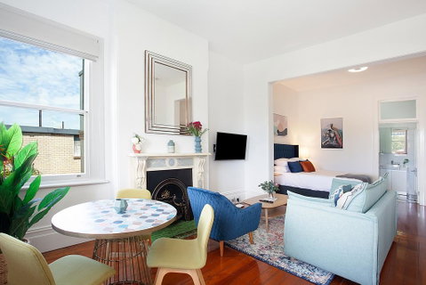 Spacious Studio With Balcony In Inner-City Glebe - Accommodation in Surfers Paradise 0