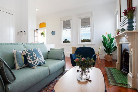 Spacious Studio With Balcony In Inner-City Glebe - Accommodation in Surfers Paradise 3