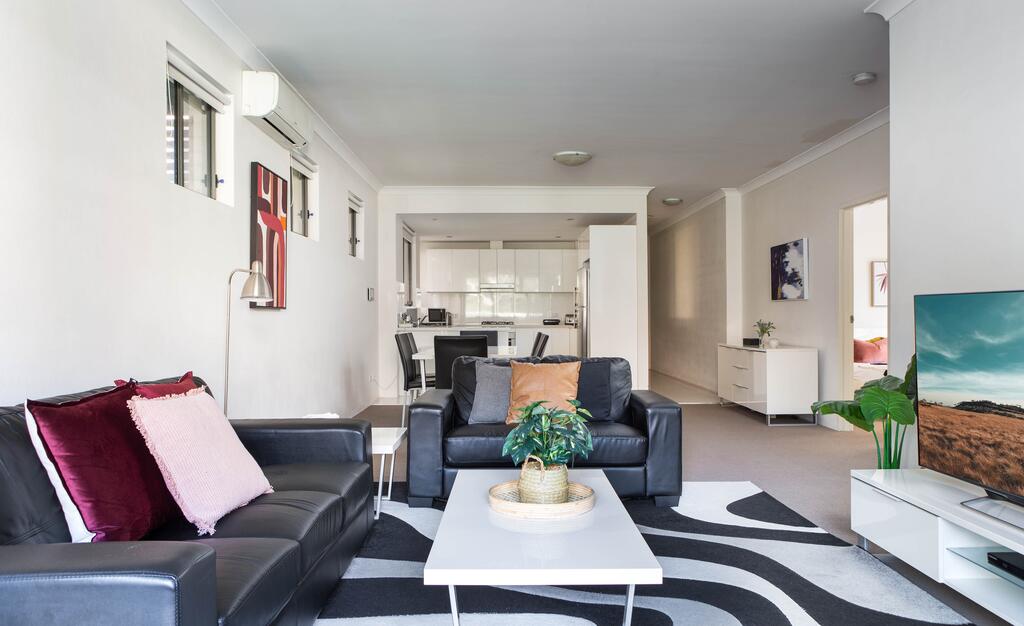 South Penrith NSW Accommodation in Surfers Paradise