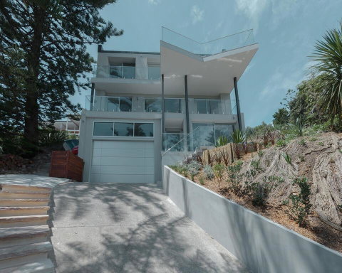 Spectacular Bilgola Beachhouse - Accommodation in Surfers Paradise 2