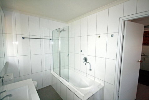 Sponars Onshore Apartment 1 - FREE Unlimited WIFI - Accommodation in Surfers Paradise 3