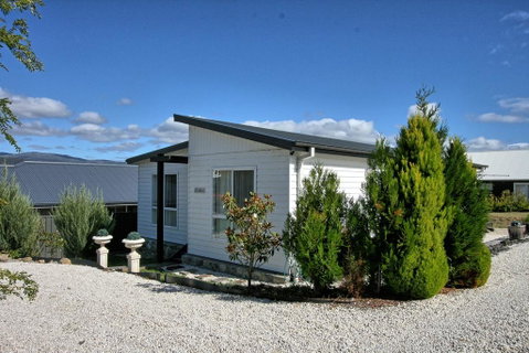 St Helena's 5 Twynam Street, Jindabyne NSW 2627 - Accommodation in Surfers Paradise 0