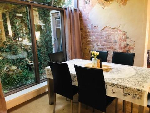 Albury NSW Accommodation in Surfers Paradise