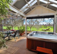 Stephanette's Cottage - Accommodation in Surfers Paradise