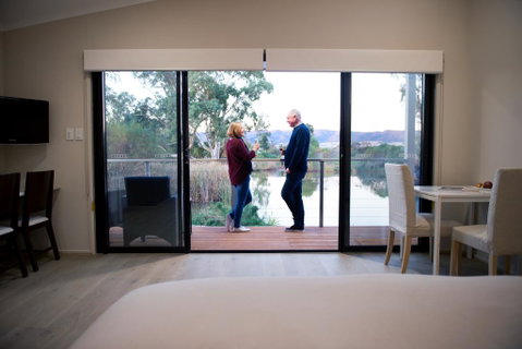 Still Earth - Accommodation in Surfers Paradise 3