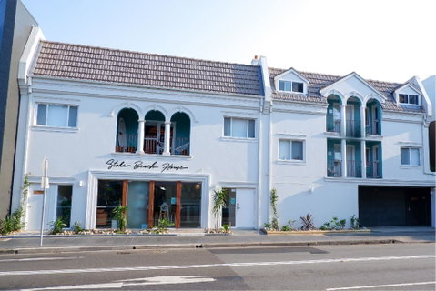 Stoke Beach House - Accommodation in Surfers Paradise 0