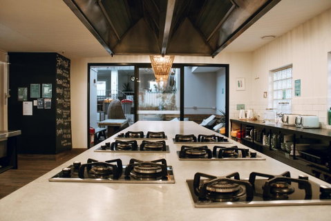 Stoke Beach House - Accommodation in Surfers Paradise 2