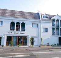 Stoke Beach House - Accommodation in Surfers Paradise