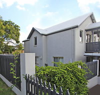 Stones-Throw - Accommodation in Surfers Paradise