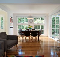Strahan House - Accommodation in Surfers Paradise