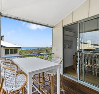 Stunning Beach Front Villa At Castaway Cove - Accommodation in Surfers Paradise