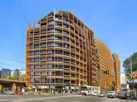 Stylish 1 Bedroom Apartment Amazing City Views - Accommodation in Surfers Paradise 3