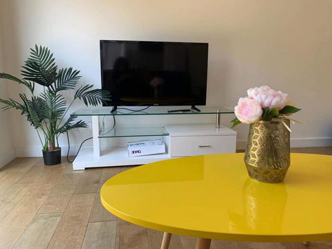 Stylish Bedroom In Bentleigh East - Accommodation in Surfers Paradise 2