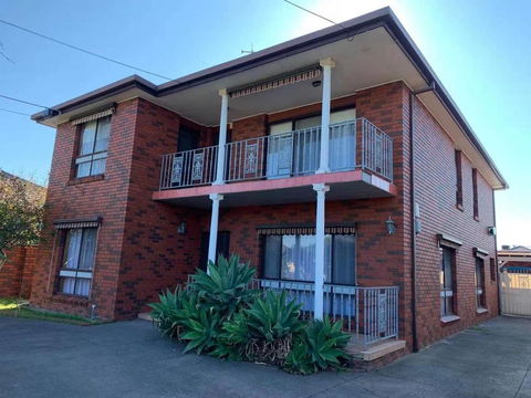 Stylish Bedroom In Bentleigh East - Accommodation in Surfers Paradise 0