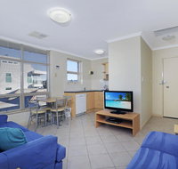 Stylish Comfortable 2 bdrm Glenelg North - Accommodation in Surfers Paradise