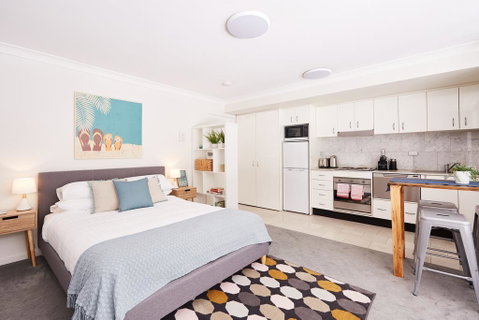 Stylish Manly Studio With BBQ Terrace And Parking - Accommodation in Surfers Paradise 1