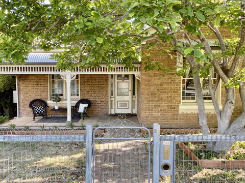 SUMMER HOUSE - CENTRAL LOCATION Near PARK - Accommodation in Surfers Paradise 3