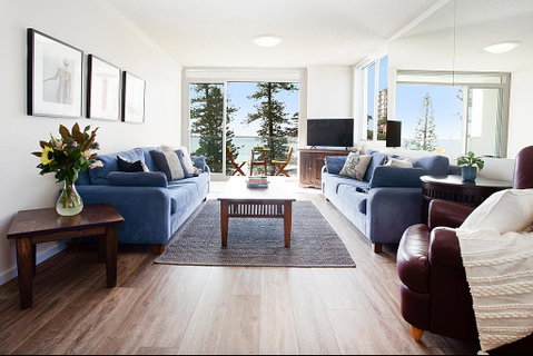 Sun Drenched Ocean View Apartment - Accommodation in Surfers Paradise 0