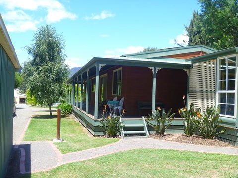 Sunburst Retreat - Accommodation in Surfers Paradise 1