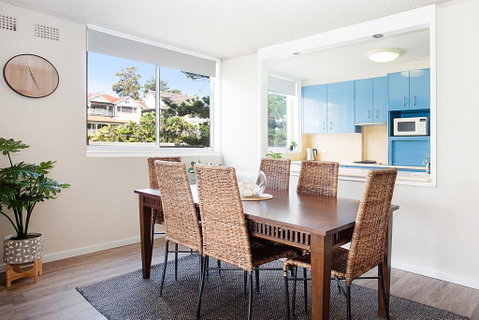Sun Drenched Ocean View Apartment - Accommodation in Surfers Paradise 3