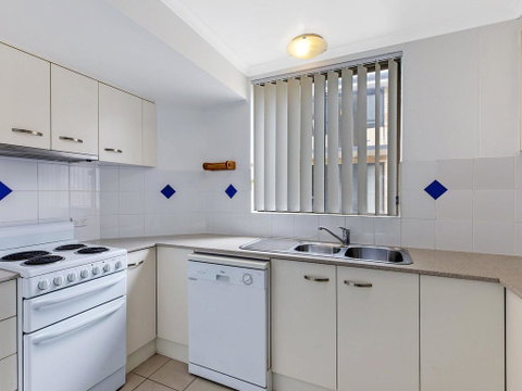 Sundowner Apartment 9 - Accommodation in Surfers Paradise 3
