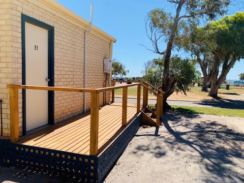 Sunset Beach Holiday Park - Accommodation in Surfers Paradise 3