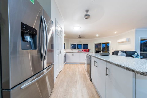Sunset Escape - Accommodation in Surfers Paradise 1
