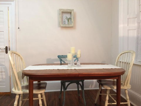 Surgeon's Cottage - Accommodation in Surfers Paradise 2