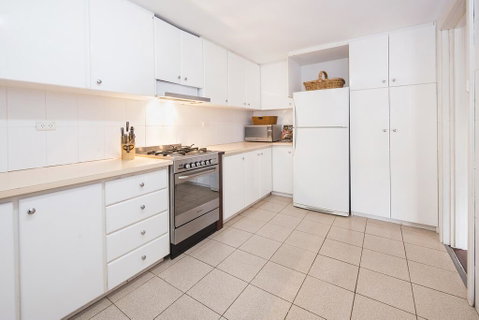 Swell Shack - Accommodation in Surfers Paradise 1
