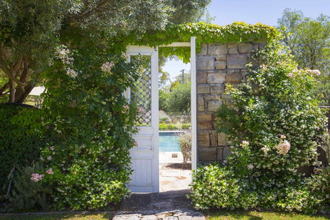 Talits Vineyard Estate - Accommodation in Surfers Paradise 2