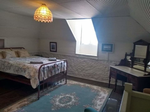 Tanilba House - Accommodation in Surfers Paradise 2