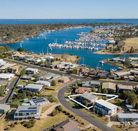 Tanjil - A stroll from the water in Paynesville - Accommodation in Surfers Paradise