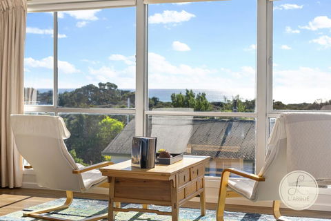 TASSIE SEASIDE SERENITY - L'Abode Accommodation - Accommodation in Surfers Paradise 2