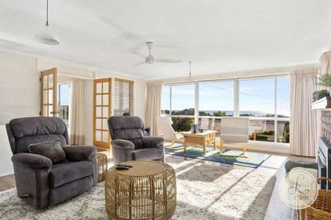 TASSIE SEASIDE SERENITY - L'Abode Accommodation - Accommodation in Surfers Paradise 0