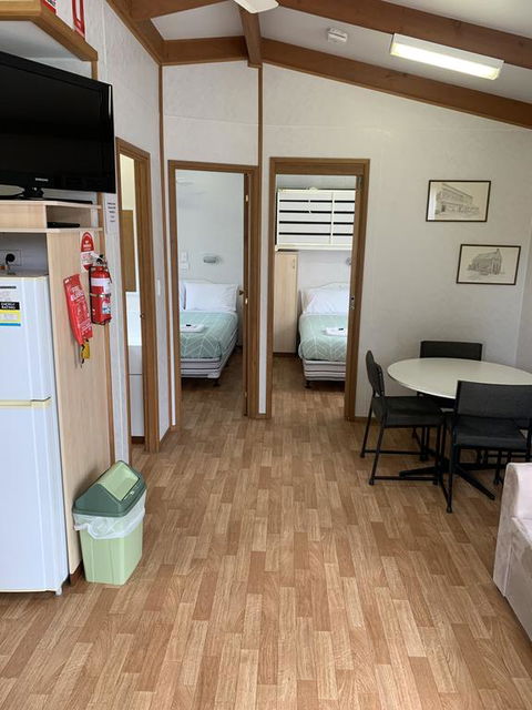 Tatura Cabin & Caravan Park - Accommodation in Surfers Paradise 1