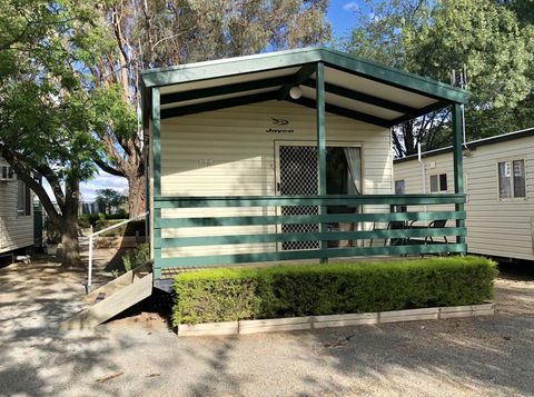 Tatura Cabin & Caravan Park - Accommodation in Surfers Paradise 0