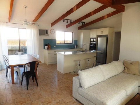 TERRIFIC ON TAMARA CRESCENT - Accommodation in Surfers Paradise 3