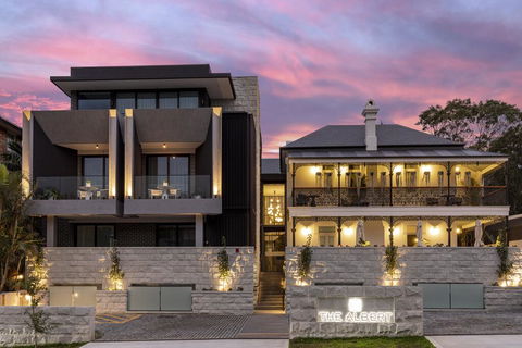 The Albert Mosman - Accommodation in Surfers Paradise 1