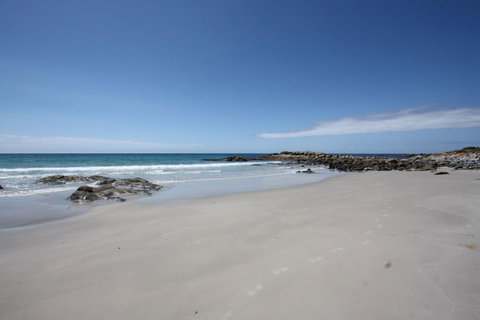 Saltwater - Absolute Oceanfront, Hot Tubs, Sauna, Fire Pits - Accommodation in Surfers Paradise 33