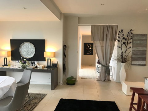 Saltwater - Absolute Oceanfront, Hot Tubs, Sauna, Fire Pits - Accommodation in Surfers Paradise 6