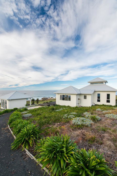 Saltwater - Absolute Oceanfront, Hot Tubs, Sauna, Fire Pits - Accommodation in Surfers Paradise 11