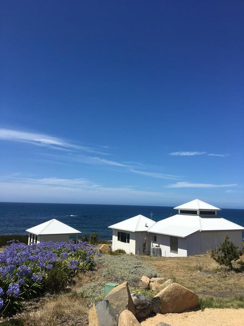 Saltwater - Absolute Oceanfront, Hot Tubs, Sauna, Fire Pits - Accommodation in Surfers Paradise 1