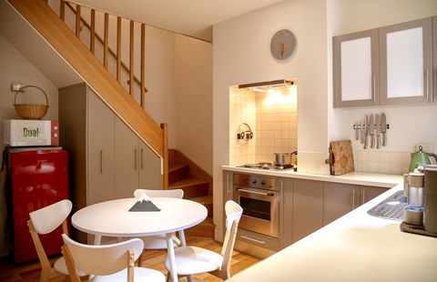 Lotus Gogh Apartment - Accommodation in Surfers Paradise 8