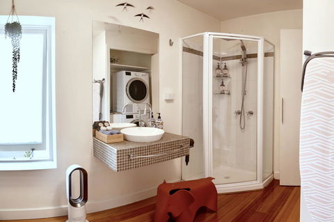 Lotus Gogh Apartment - Accommodation in Surfers Paradise 24