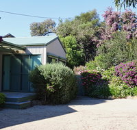 Hazards Beach House - Accommodation in Surfers Paradise