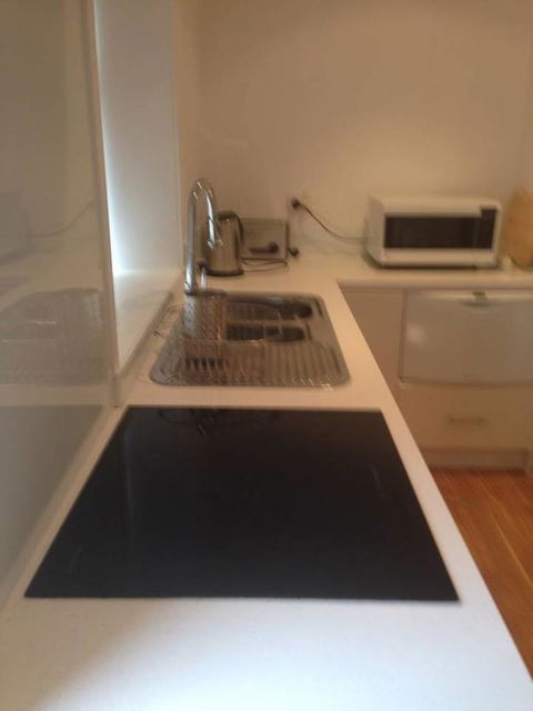 Hobart Colonial Apartment - Accommodation in Surfers Paradise 9